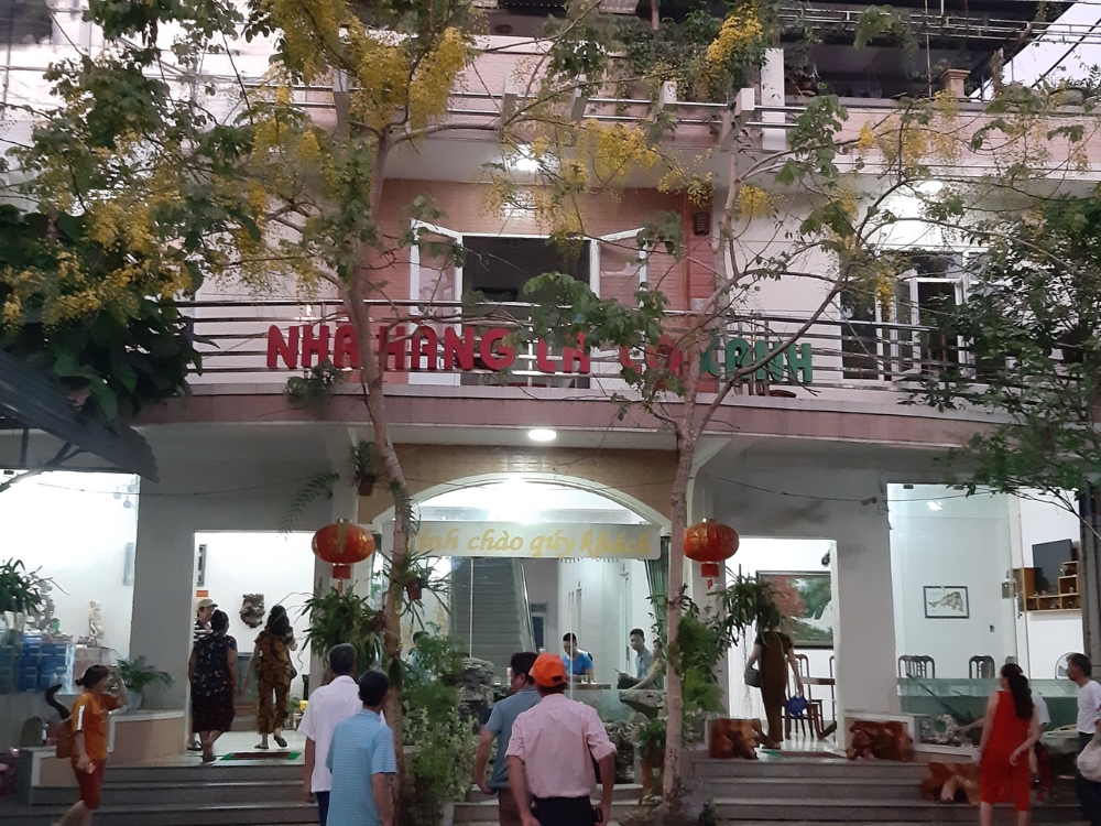 Địa chỉ nhà hàng ở đâu?